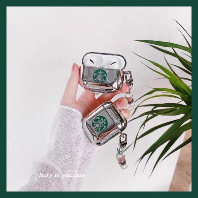 Starbucks Coffee(スターバックスコーヒー)の《✅再販しました 》AirPods Pro 用ケース スターバックスチャーム付き スマホ/家電/カメラのオーディオ機器(ヘッドフォン/イヤフォン)の商品写真