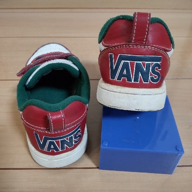 VANS(ヴァンズ)のVANS キッズ スニーカー 19cm 赤 白 青 キッズ/ベビー/マタニティのキッズ靴/シューズ(15cm~)(スニーカー)の商品写真