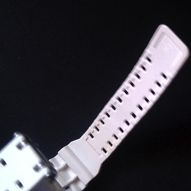 G-SHOCK(ジーショック)のCASIO G-SHOCK GA-300 ホワイト 中古稼働品 メンズの時計(腕時計(デジタル))の商品写真