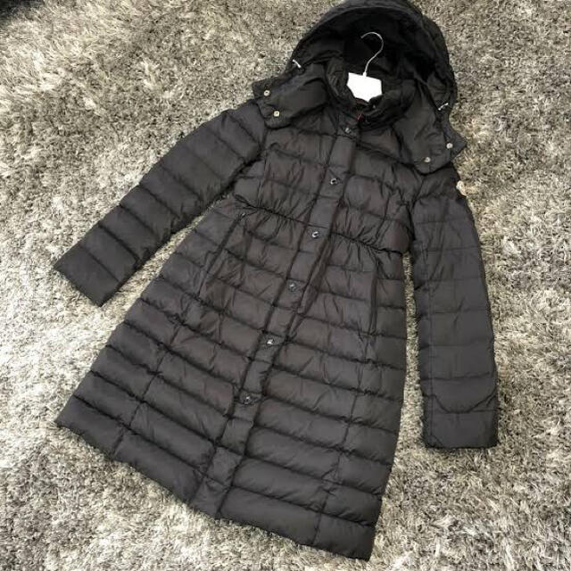 MONCLER(モンクレール)のMonclerモンクレール ダウンコート adoxa very掲載 滝沢眞規子 レディースのジャケット/アウター(ダウンコート)の商品写真