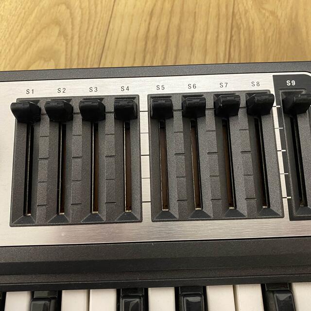 Roland(ローランド)のPCR-800 61-Key MIDI Keyboard Controller  楽器のDTM/DAW(MIDIコントローラー)の商品写真