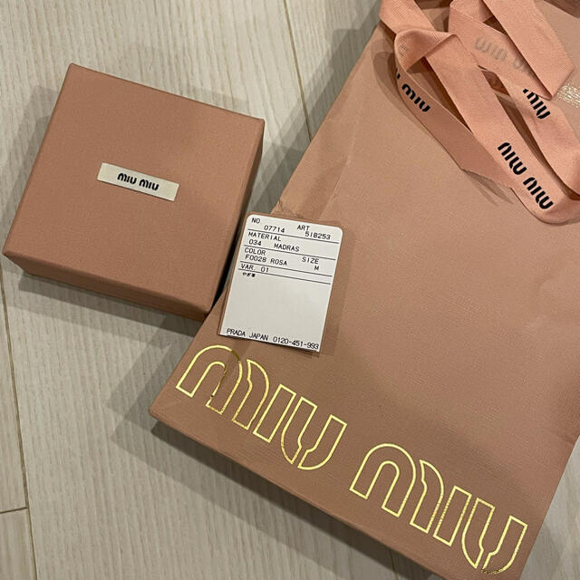 MIUMIU*レザーブレスレット*ハートクリスタル*ピンクゴールド MIUMIU*レザーブレスレット*ハートクリスタル*ピンクゴールド