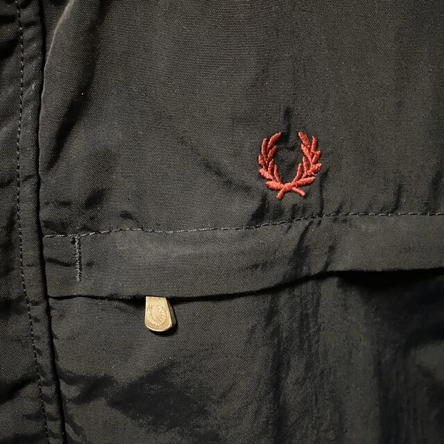 FRED PERRY(フレッドペリー)のフレッドペリー　中綿　ブルゾン　ジャケット　ワンポイント刺繍ロゴ メンズのジャケット/アウター(ブルゾン)の商品写真