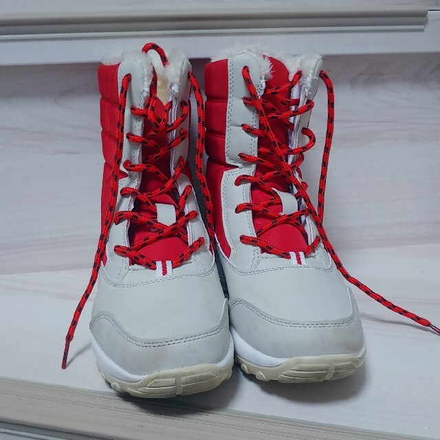 ウインターブーツ　赤x白　軽い　24センチ　38 レディースの靴/シューズ(ブーツ)の商品写真