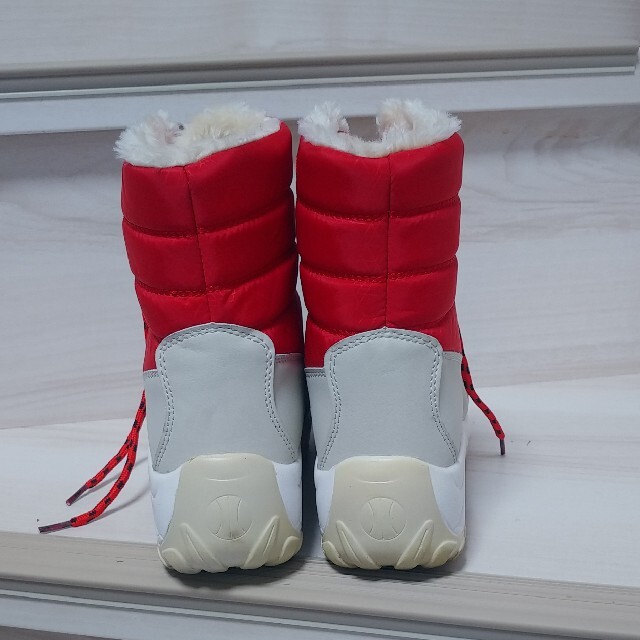 ウインターブーツ　赤x白　軽い　24センチ　38 レディースの靴/シューズ(ブーツ)の商品写真