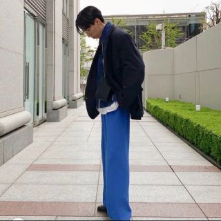 コモリ(COMOLI)のgraphpaper satin wide gather pants(スラックス)