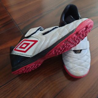 アンブロ(UMBRO)のUmbroアンブロ　キッズ　18センチ　ジュニア　サッカーシューズ　(シューズ)