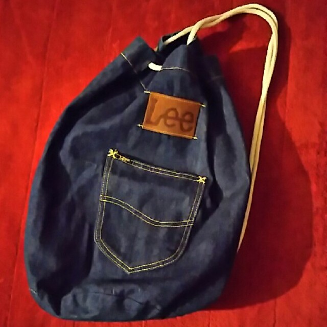 Lee(リー)の革パッチ付き デニム ダッフルバッグ DENIM DUFFLE BAG リー  メンズのバッグ(ショルダーバッグ)の商品写真