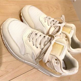 NIKE - エアマックス1 ジェリーパフ / 24.5cmの通販 by .｜ナイキなら ...