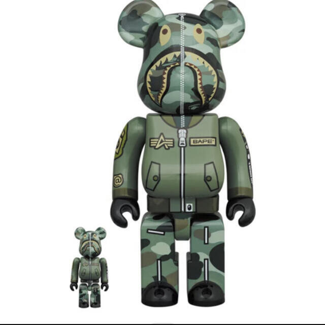 フィギュアBE@RBRICK BAPE (R) × ALPHA 100％ & 400％