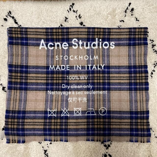 ACNE(アクネ)の(ellさま専用)アクネストゥディオス ストール マフラー 大判 ロゴ レディースのファッション小物(マフラー/ショール)の商品写真