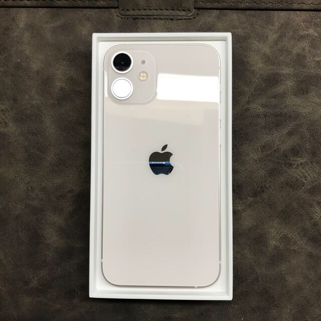 Apple(アップル)のiPhone 12 mini ホワイト 64 GB SIMフリー スマホ/家電/カメラのスマートフォン/携帯電話(スマートフォン本体)の商品写真