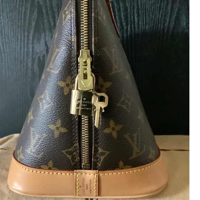 LOUIS VUITTON(ルイヴィトン)の【美品】LOUIS VUITTON  アルマ モノグラムバッグ レディースのバッグ(ハンドバッグ)の商品写真