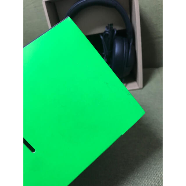 LAZER(レイザー)の新品同様　Razer KRAKEN V3 X スマホ/家電/カメラのオーディオ機器(ヘッドフォン/イヤフォン)の商品写真