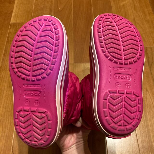 crocs(クロックス)のクロックス　キッズ　スノーブーツ キッズ/ベビー/マタニティのキッズ靴/シューズ(15cm~)(ブーツ)の商品写真