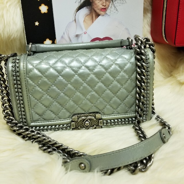 CHANEL(シャネル)のシャネルボーイ レディースのバッグ(ショルダーバッグ)の商品写真