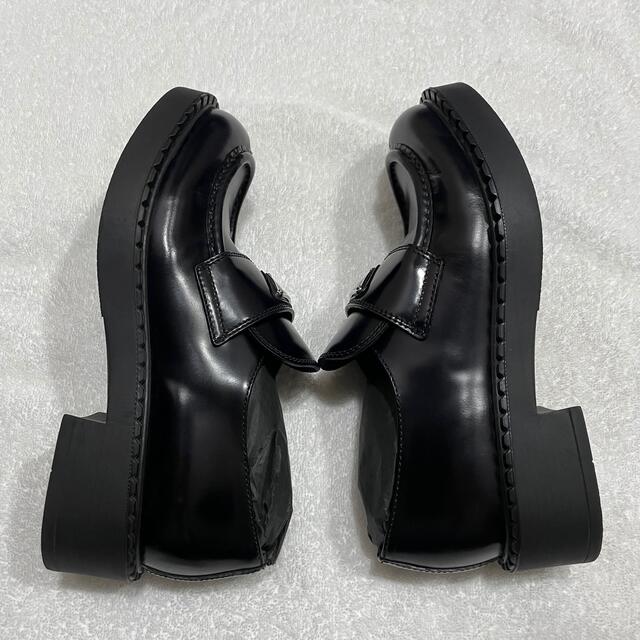 PRADA(プラダ)のPRADA Chocolate brushed leather loafer  レディースの靴/シューズ(ローファー/革靴)の商品写真