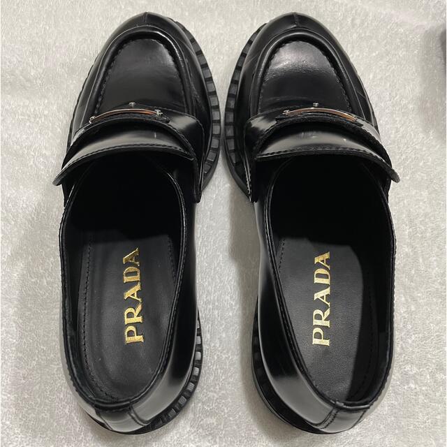 PRADA(プラダ)のPRADA Chocolate brushed leather loafer  レディースの靴/シューズ(ローファー/革靴)の商品写真