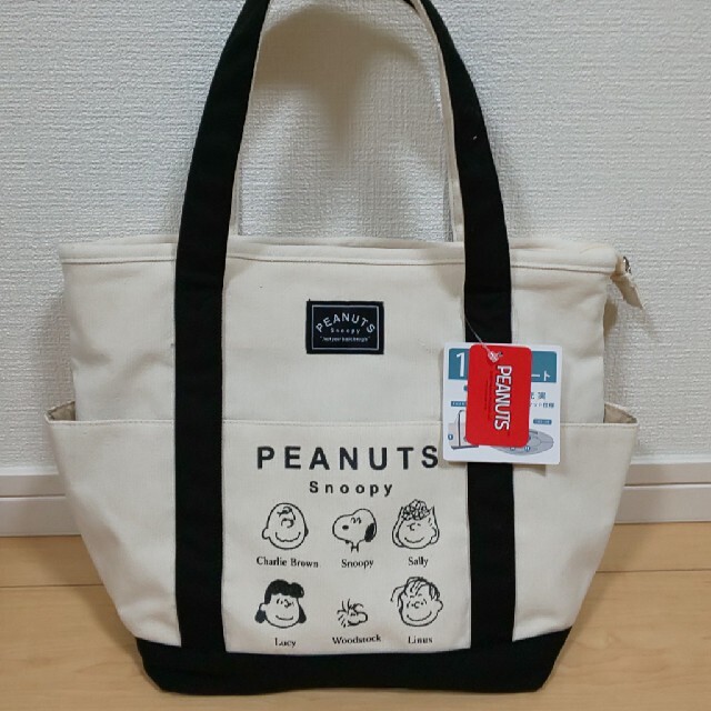 PEANUTS(ピーナッツ)のスヌーピー　トートバッグ　キャンバストート　ミニトート　マザーズバッグ レディースのバッグ(トートバッグ)の商品写真