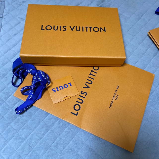 LOUIS VUITTON(ルイヴィトン)のLV箱ルイヴィトン レディースのバッグ(ショップ袋)の商品写真