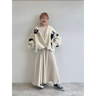 ダブルクローゼット(w closet)の新作　w closet カウ柄ボアVネックジャケット(ブルゾン)