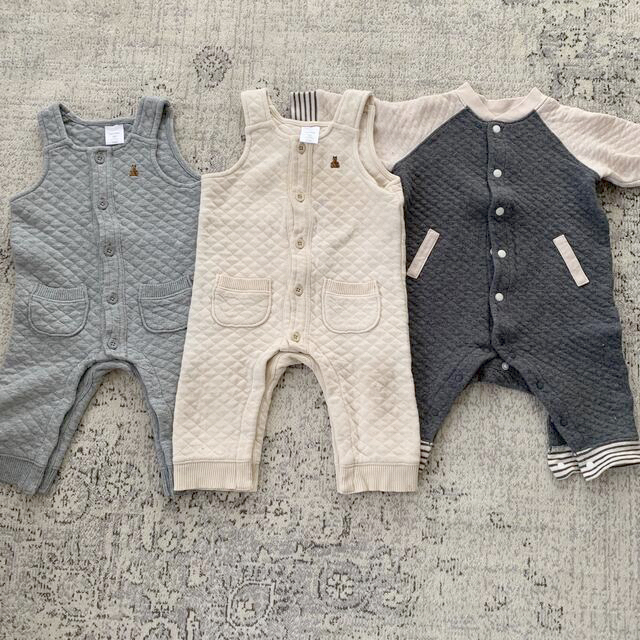 babyGAP(ベビーギャップ)のkaz様専用GAP オーバーオール70センチ　ベージュ キッズ/ベビー/マタニティのベビー服(~85cm)(カバーオール)の商品写真