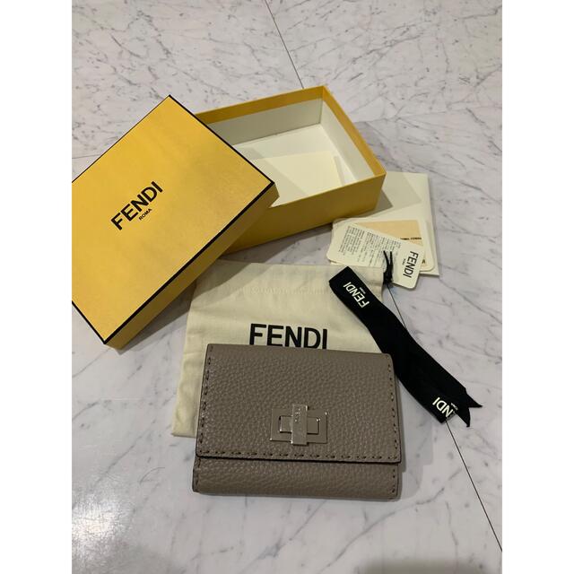 FENDI フェンディ  財布セレリア　ピーカブー