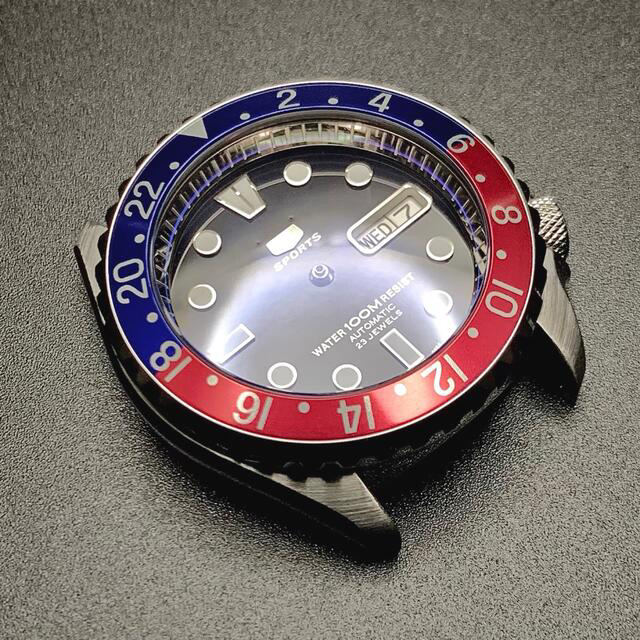 SEIKO(セイコー)の7S26-0020 SKX007 SBSA SRPD GMTマスター ペプシ B メンズの時計(腕時計(アナログ))の商品写真