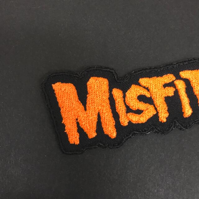 (送料無料) THE MISFITS 蛍光糸ロゴ アイロンワッペン/パッチ B2 スポーツ/アウトドアのスポーツ/アウトドア その他(スケートボード)の商品写真