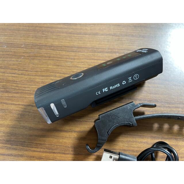 美品 自動点灯1000ルーメン 軽量・コンパクトLED充電ライト 2200mah スポーツ/アウトドアの自転車(パーツ)の商品写真