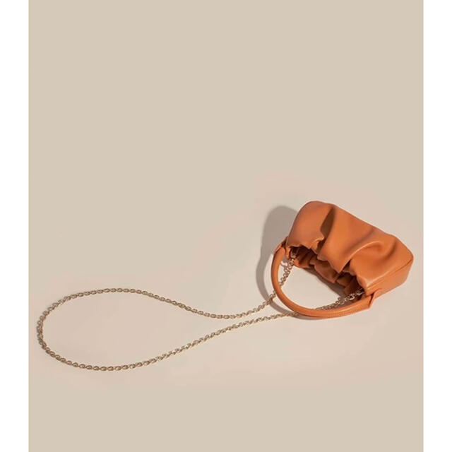 ZARA(ザラ)の新品 オレンジ ミニ バッグ ゴールドチェーン レディースのバッグ(ショルダーバッグ)の商品写真