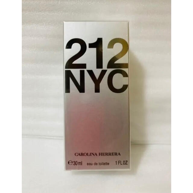 CAROLINA HERRERA(キャロライナヘレナ)の【新品・未開封】キャロライナヘレラ 212 オードトワレ 30ml コスメ/美容の香水(ユニセックス)の商品写真