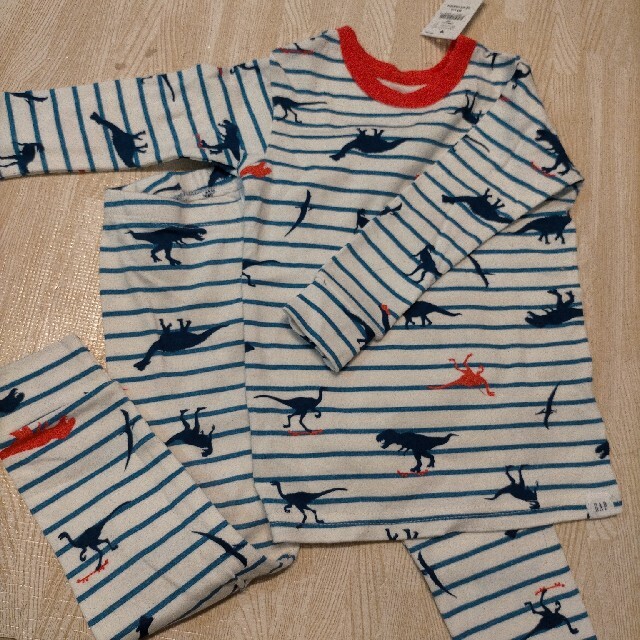 babyGAP(ベビーギャップ)の専用  babyGAP 2点セット キッズ/ベビー/マタニティのキッズ服男の子用(90cm~)(パジャマ)の商品写真