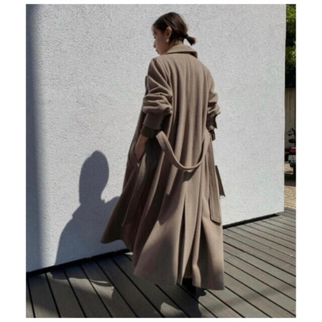 Ameri VINTAGE(アメリヴィンテージ)のAmber vintage POOFY FLARE LONG COAT レディースのジャケット/アウター(ロングコート)の商品写真