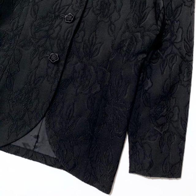 Chloe(クロエ)の美品クロエブラックフォーマル ノーカラージャケット 花柄刺繍 黒 9号M 礼服 レディースのジャケット/アウター(ノーカラージャケット)の商品写真