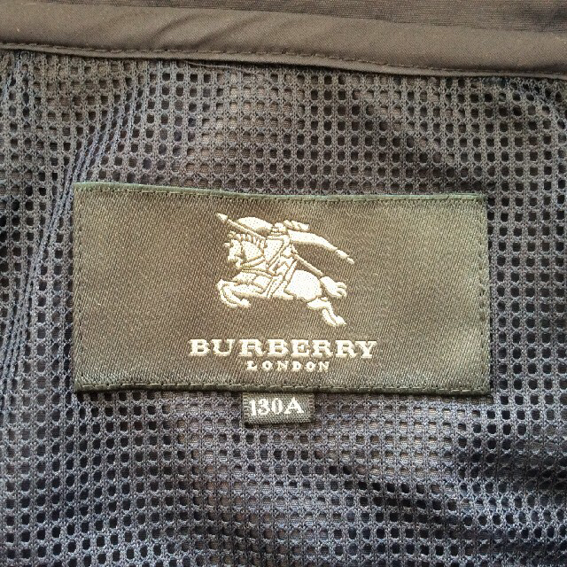 BURBERRY(バーバリー)の美品！バーバリー女児レインコート キッズ/ベビー/マタニティのキッズ服女の子用(90cm~)(ジャケット/上着)の商品写真