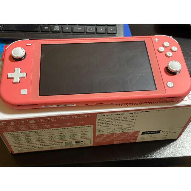 Nintendo Switch(ニンテンドースイッチ)のニンテンドー　スイッチライト　ピンク エンタメ/ホビーのゲームソフト/ゲーム機本体(携帯用ゲーム機本体)の商品写真
