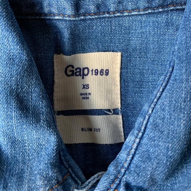 GAP(ギャップ)のGAP メンズデニムシャツ XS 未使用に近い メンズのトップス(シャツ)の商品写真