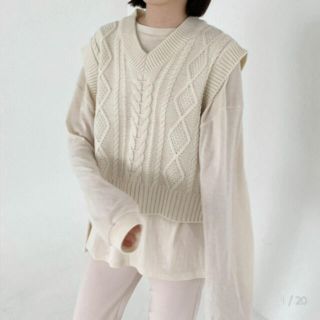 トゥデイフル(TODAYFUL)のnugu. Twist knit v-neck vest(ニット/セーター)