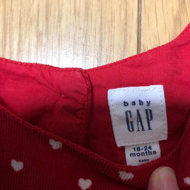 babyGAP(ベビーギャップ)のベビーギャップ　ロンパース　赤　サイズ18~24ヶ月　90ぐらい キッズ/ベビー/マタニティのキッズ服女の子用(90cm~)(パンツ/スパッツ)の商品写真