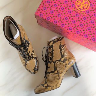 トリーバーチ(Tory Burch)のトリーバーチ　靴　パイソン　ブーツ(ブーティ)