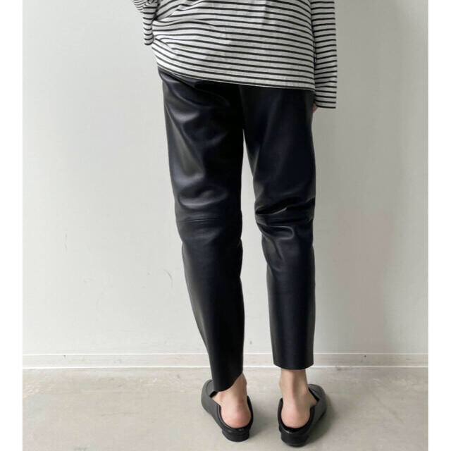 L'Appartement DEUXIEME CLASSE(アパルトモンドゥーズィエムクラス)の☆専用☆アパルトモン RAWTUS Leather Clopped Pants レディースのパンツ(カジュアルパンツ)の商品写真