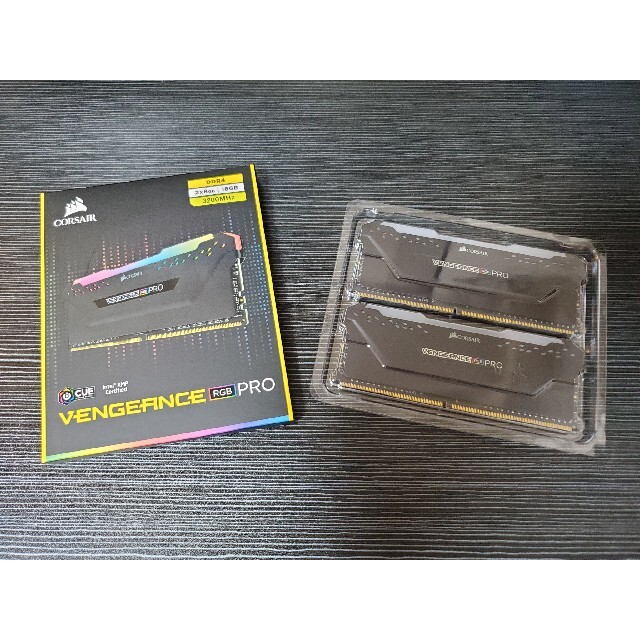 Corsair コルセア DDR4 メモリ RGB 16GB 3200MHzPC/タブレット