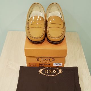 トッズ(TOD'S)の#TOD'S  #PATENT #23.5(ローファー/革靴)