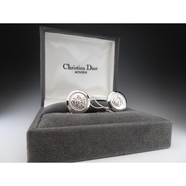 Christian Dior(クリスチャンディオール)の未使用　ディオール　シルバー　カフス　カフリンクス　箱付き　ディオールオム メンズのファッション小物(カフリンクス)の商品写真