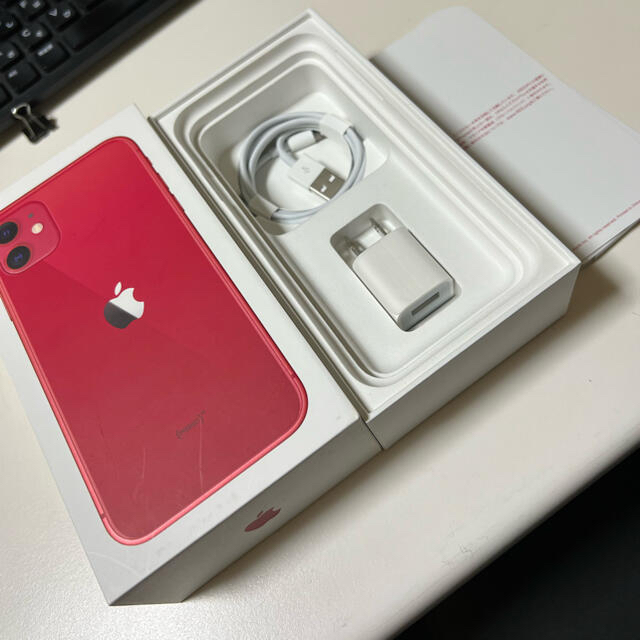 iPhone(アイフォーン)のアップル iPhone11 256GB レッド SIMフリー スマホ/家電/カメラのスマートフォン/携帯電話(スマートフォン本体)の商品写真