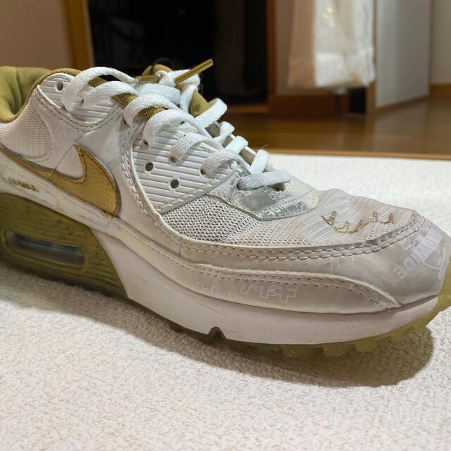 NIKE(ナイキ)の【値下げ】NIKE  AIR MAX 90WHITE/METALIC GOLD メンズの靴/シューズ(スニーカー)の商品写真