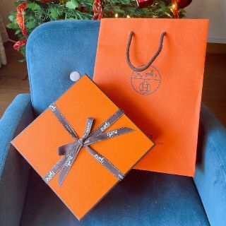 エルメス(Hermes)の【Hermes】新品　限定パウダー&ハンドクリーム　セット(ハンドクリーム)