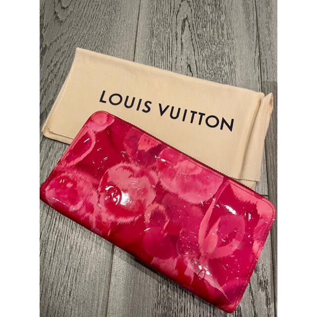 LOUIS VUITTON(ルイヴィトン)のルイヴィトン ヴェルニ 長財布 ピンク 花柄 LOUIS VUITTON レディースのファッション小物(財布)の商品写真