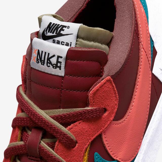 sacai(サカイ)のNike x sacai x KAWS Blazer Low サカイ カウズ レディースの靴/シューズ(スニーカー)の商品写真